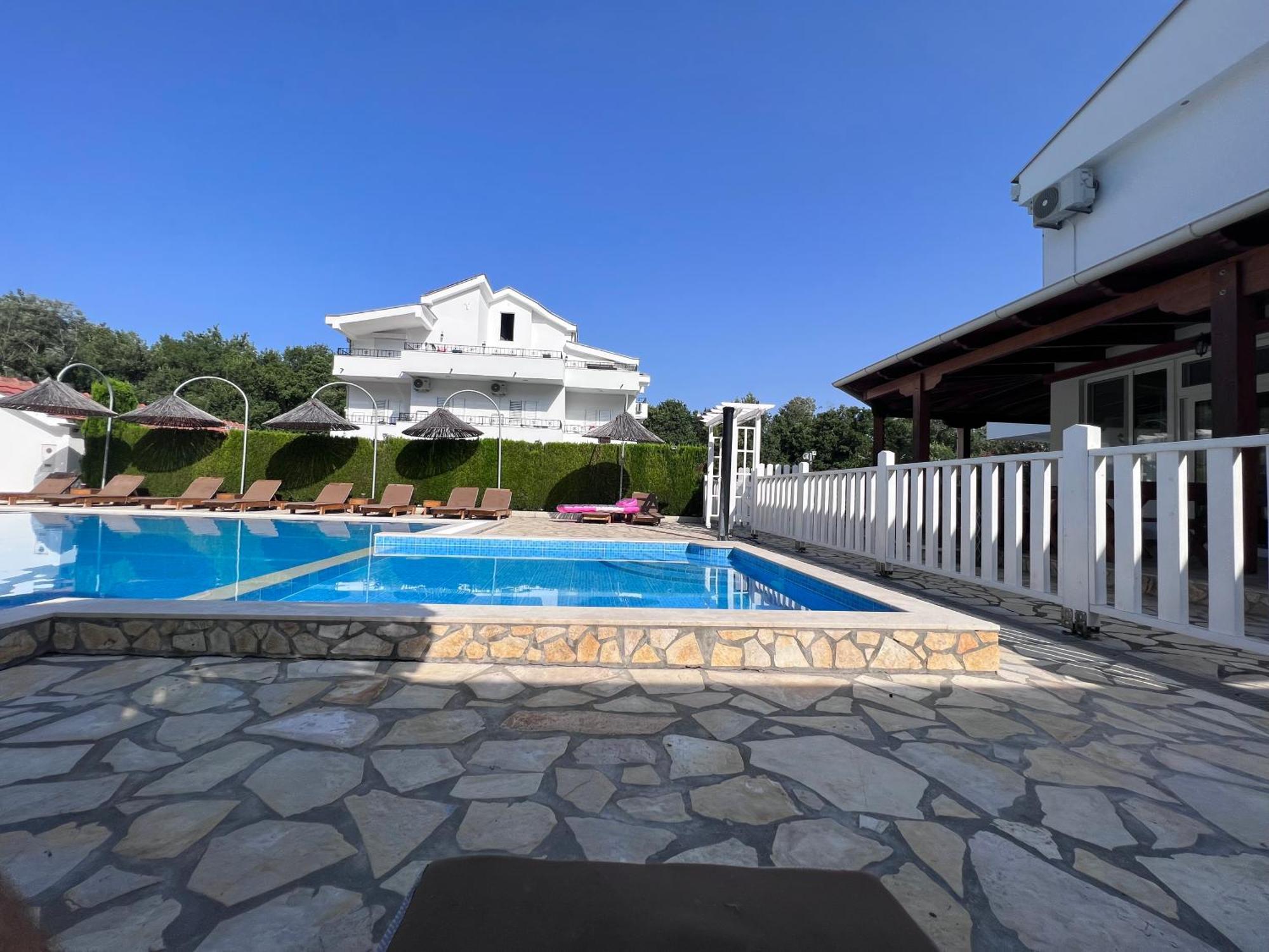 Residence Leora Ulcinj Exterior foto